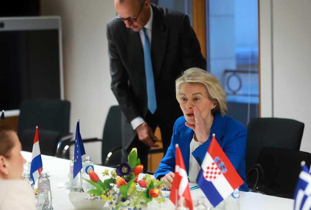 Председатель Европейской комиссии Урсула фон дер Ляйен и канцлер Германии Фридрих Мерц. Фото: AP / TASS