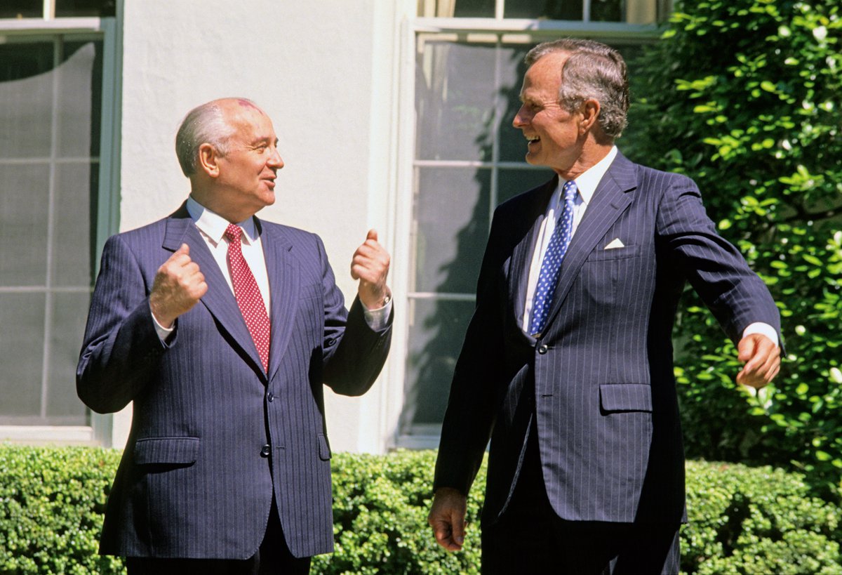 Михаил Горбачев и Джордж Буш. Фото: DPA / TASS