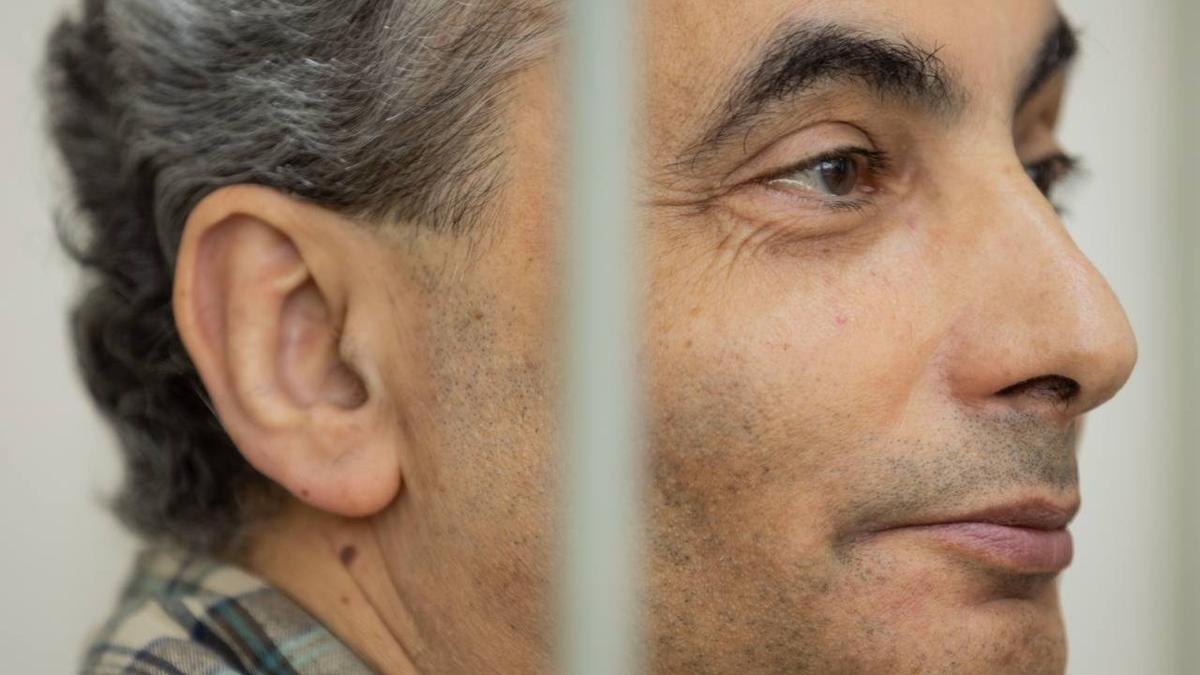 Приговор псковскому политику Шлосбергу* решили огласить 17 августа — на тот же день и на то же время назначена апелляция «Яблока» на снятие с федеральных выборов