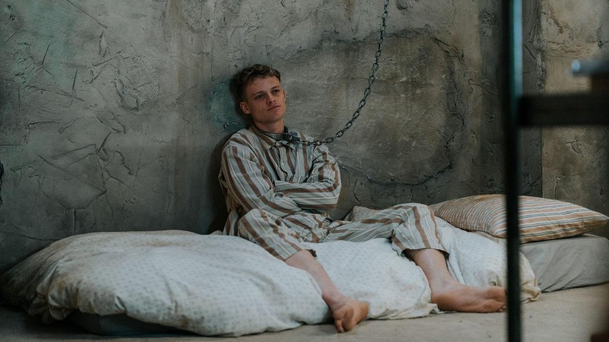 Связанные одной цепью