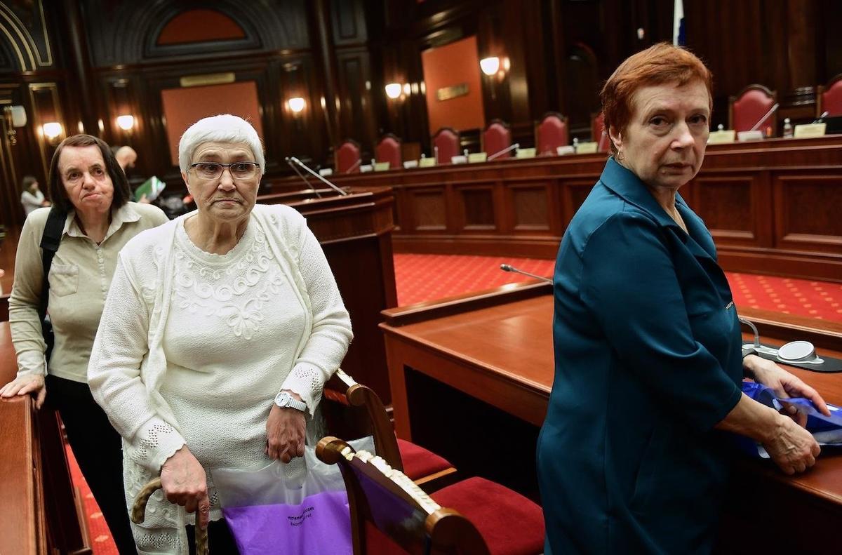 Заседание Конституционного суда России по жалобе граждан Е.Б.Шашевой А.Л.Мейсснер и Е.С.Михайловой на нарушение их конституционных прав положениями статьи 13 Закона России «О реабилитации жертв политических репрессий». Фото: Александр Коряков / Коммерсантъ