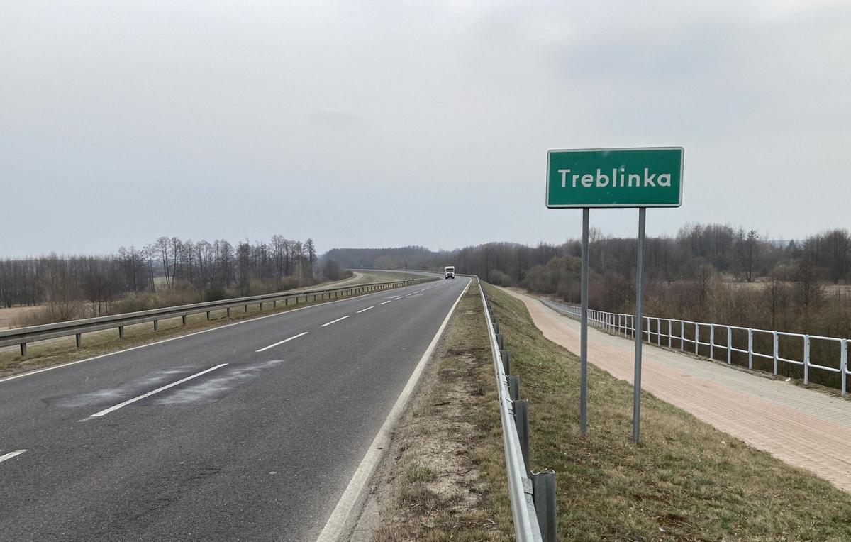 Въезд в деревню Треблинка. Фото: Ирина Тумакова / «Новая газета»