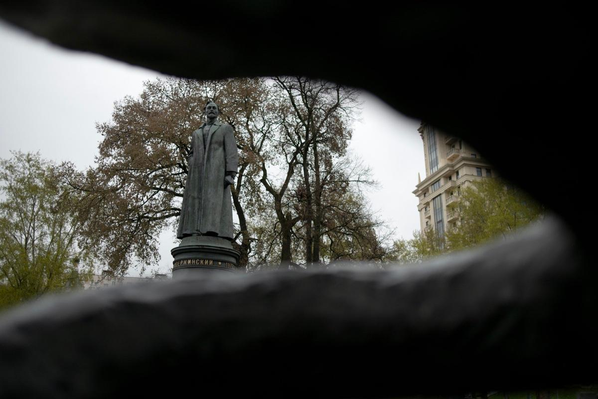 Памятник Феликсу Дзержинскому. Фото: Светлана Виданова / «Новая газета»