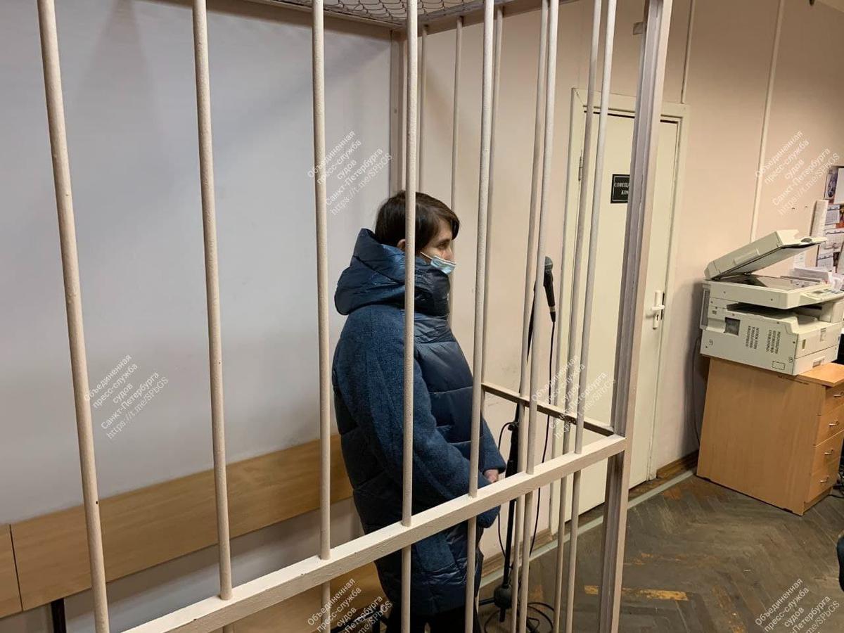 Завотделом лучевой диагностики медцентра Елена Медведева в зале суда. Фото: пресс-служба судов Петербурга