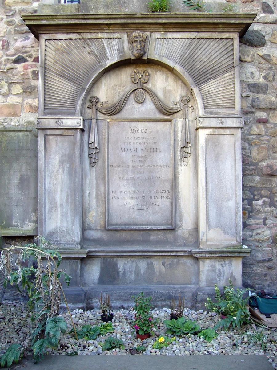 Могила Адама Смита в Эдинбурге. Фото: Scrabbleship1 / Википедия