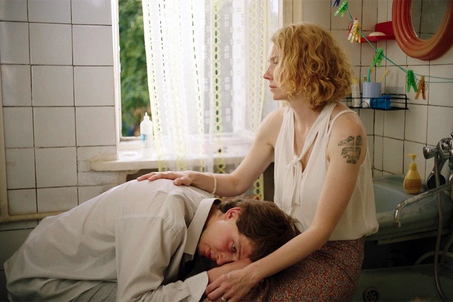 Кадр из фильма «Холодный душ». Источник: kino-teatr.ru