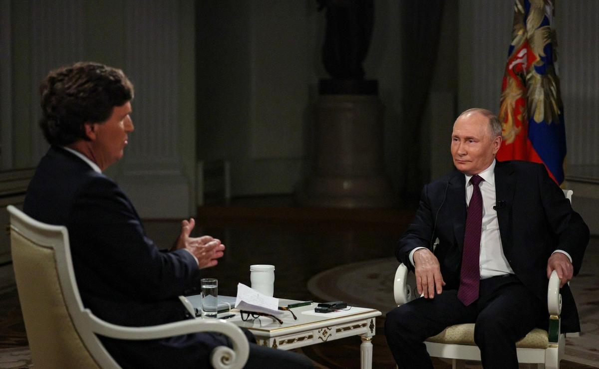 Журналист Такер Карлсон и президент Владимир Путин: пресс-служба Кремля