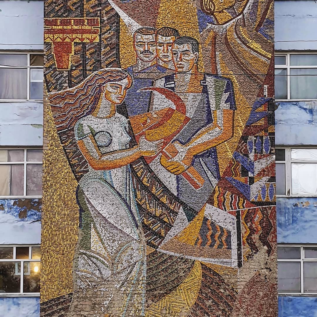 Мозаичное панно «Труд» в Нур-Султане. Фото: Темиртас Искаков