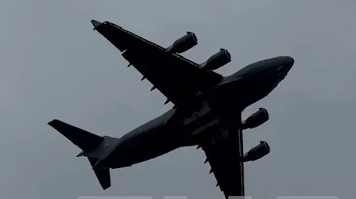 В аэропорту Внуково приземлился военно-транспортный самолет ВВС США. С необъявленным визитом прилетел глава ЦРУ. Кадры: соцсети