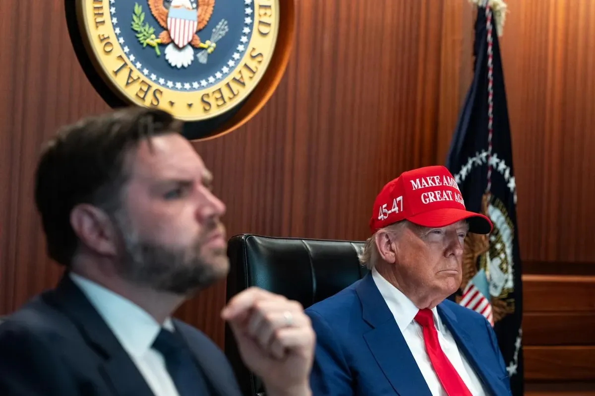 Дональд Трамп и вице-президент Джей Ди Вэнс в ситуационном центре получают данные об ударах по Ирану. Фото: пресс-служба Белого дома