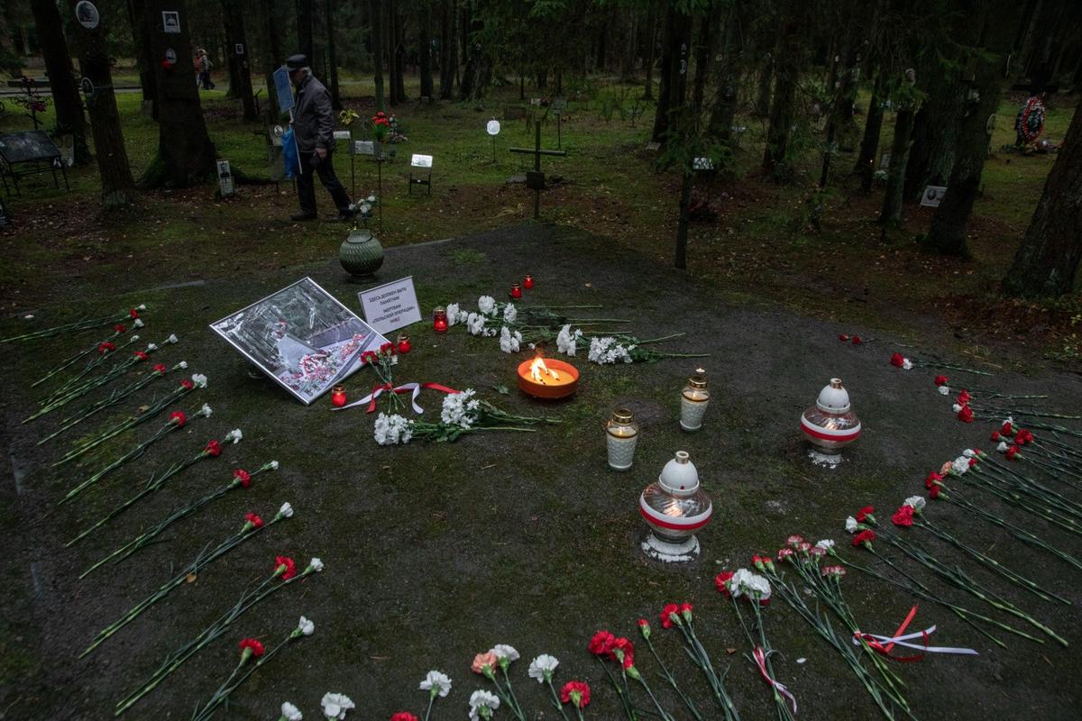 Левашовский мемориал. На месте польского креста. Фото: Алексей Душутин / «Новая газета»