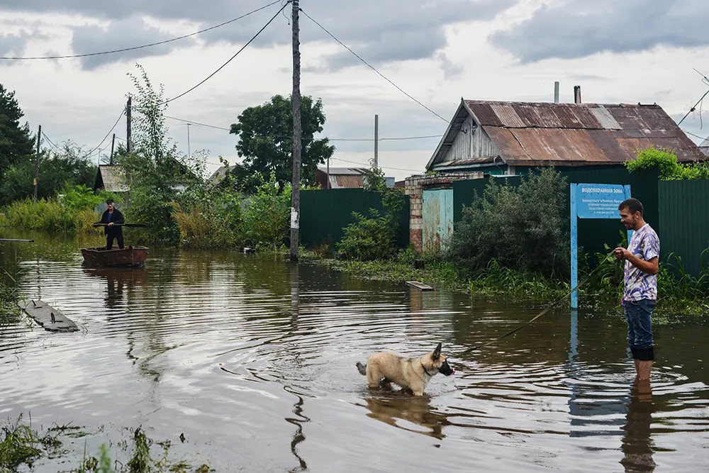Хабаровск. Улица Архаринская, подтопленная паводком. Фото: РИА Новости