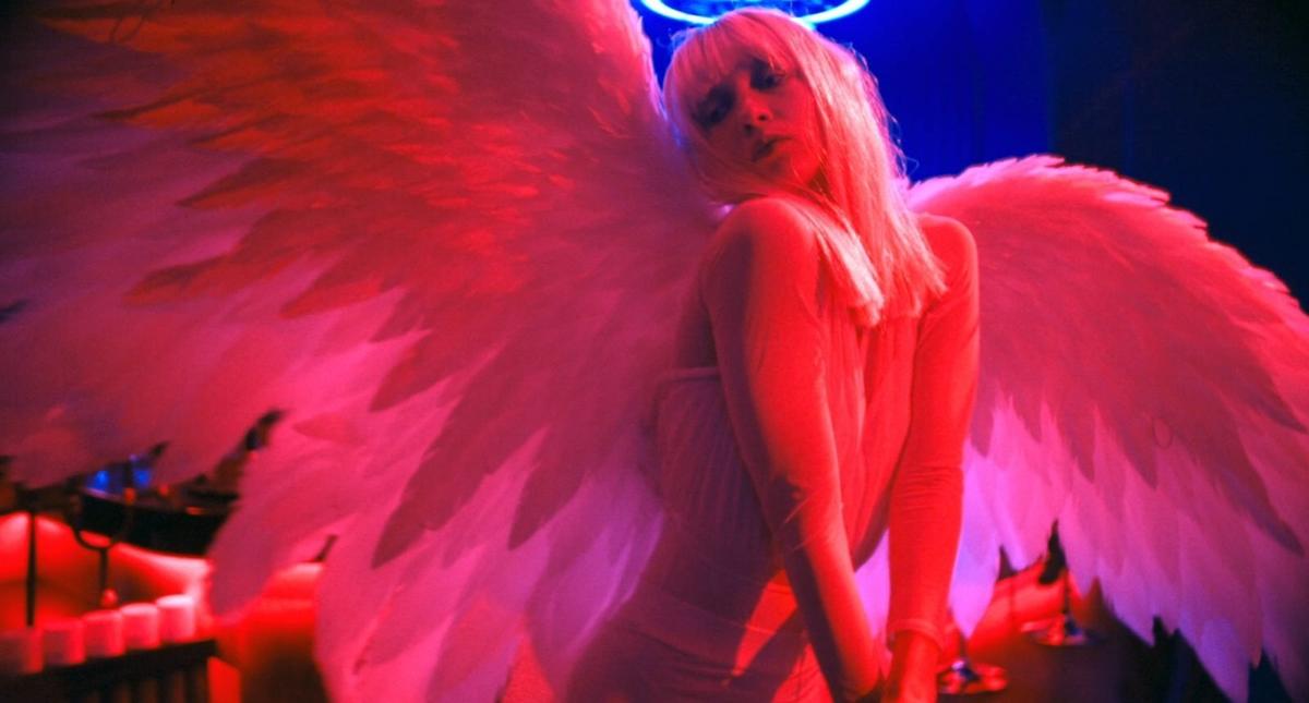 Кадр из фильма «Пока небо смотрит»