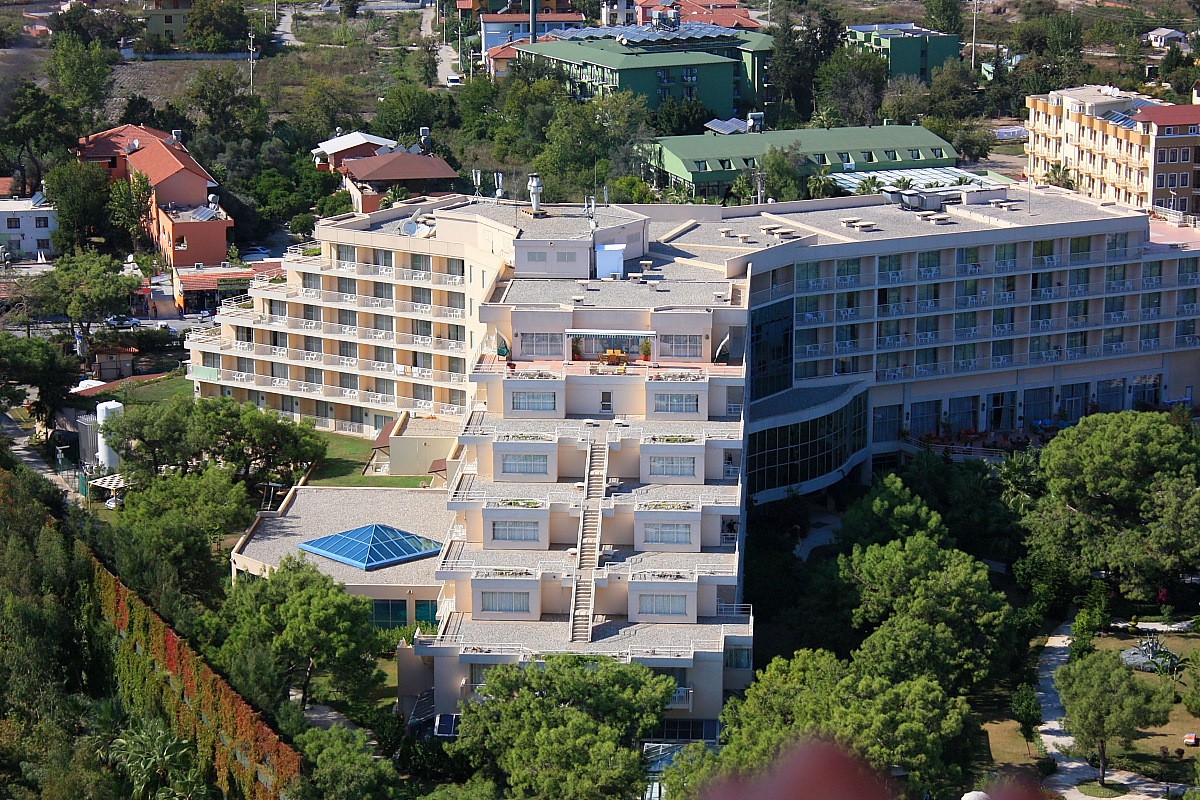 Один из активов — пятизвездочный отель Rixos Beldibi в турецкой Анталье. Фото: Карим Джамаль (CC BY 3.0)