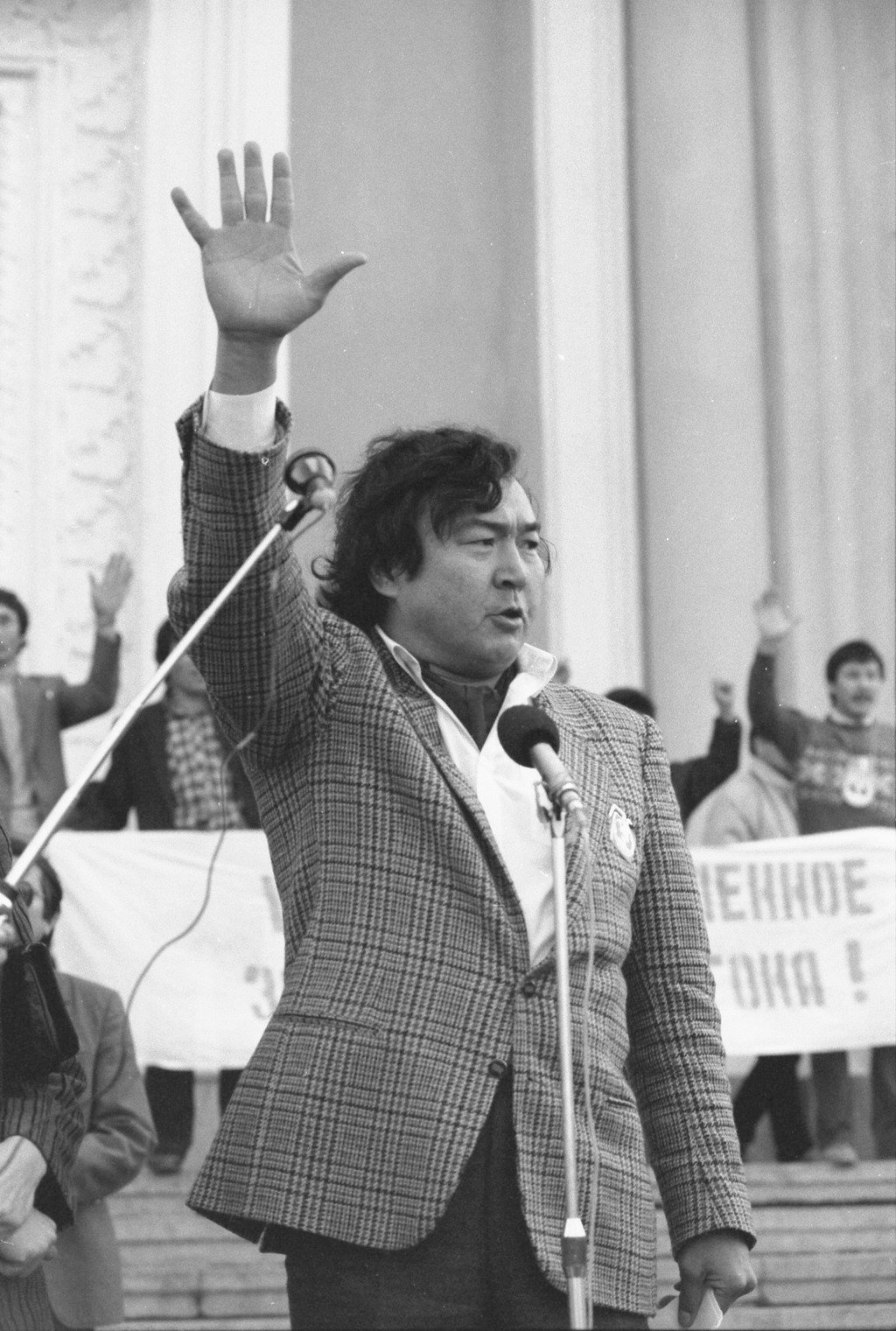 Олжас Сулейменов — поэт, лидер международного антиядерного движения «Невада — Семипалатинск». Фото из архива автора