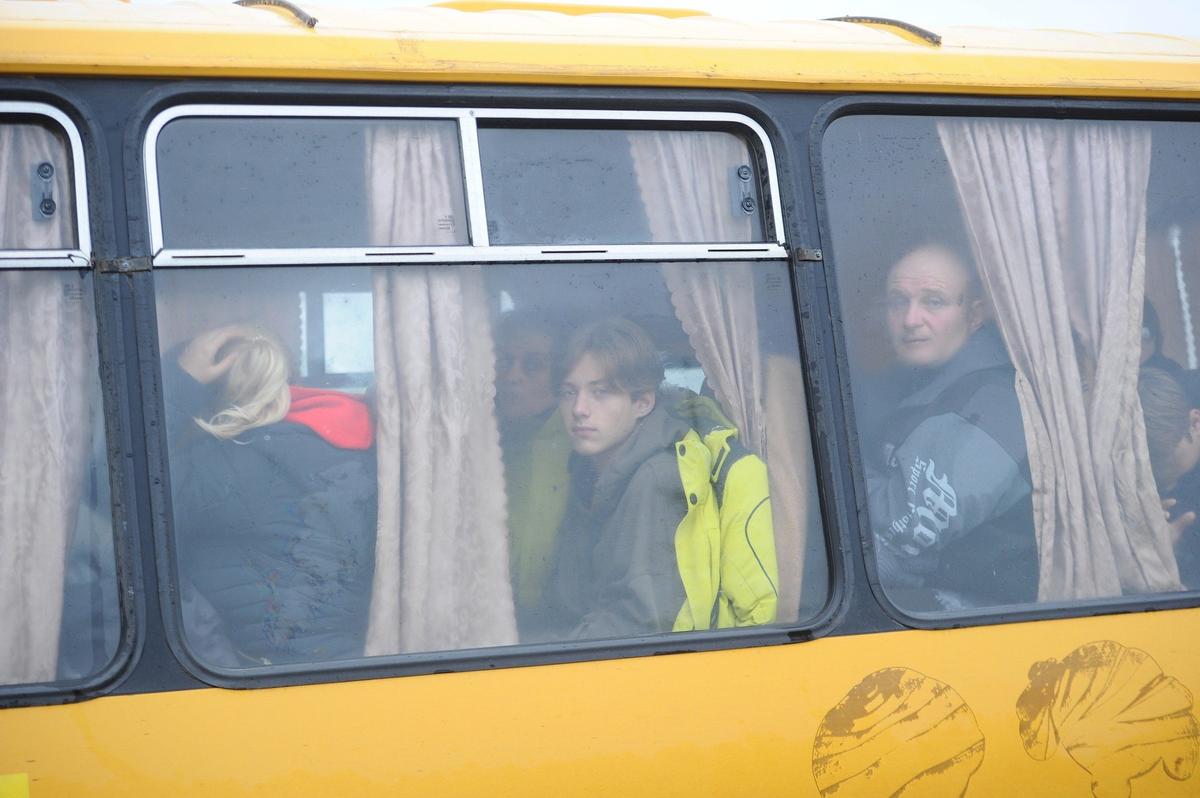 Беженцы из Харьковской области прибывают в Белгород. Фото: AP / TASS