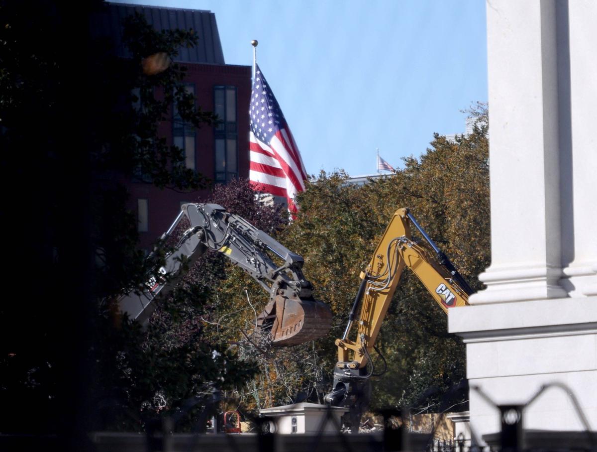 Снос восточного крыла Белого дома. Фото: Zuma \ TASS