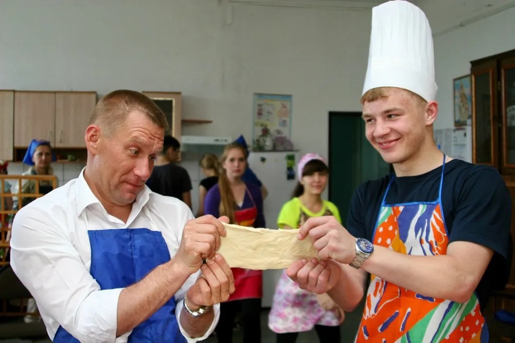 Ярослав Неугодников научил Никиту многому, даже стряпать