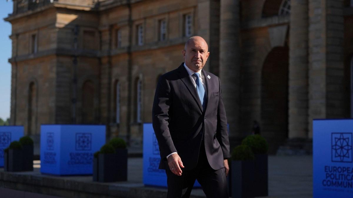 Болгарию могут сообразить на троих