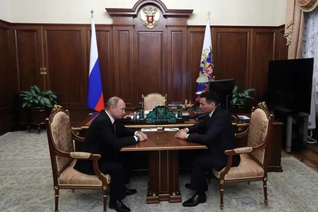 Бату Хасиков и Владимир Путин 20 марта 2019 года. Фото: РИА Новости