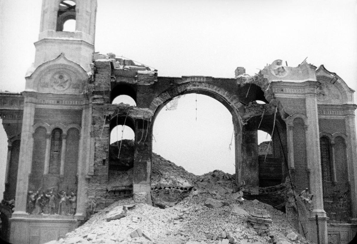 1931 год. Руины на месте храма на улице Волхонка. Фото: ТАСС