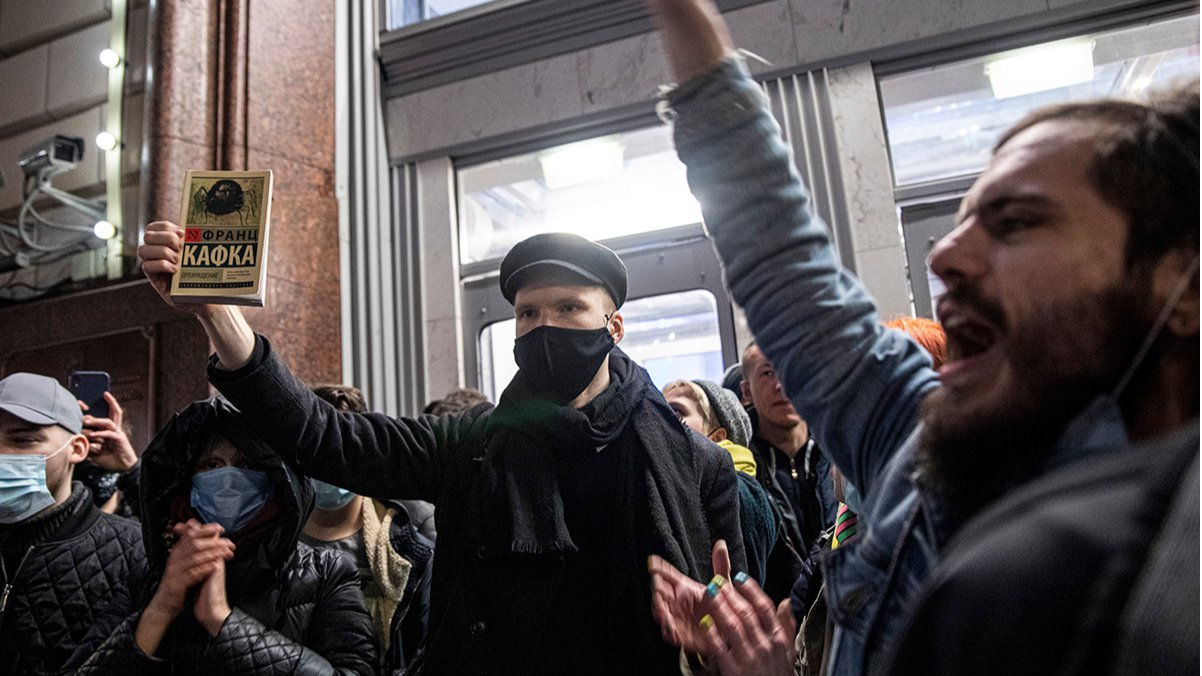 Москва: 26 задержанных, несколько тысяч участников, гуляния до ночи