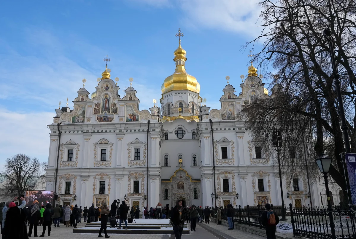 На территории Лавры. Фото: Efrem Lukatsky / AP