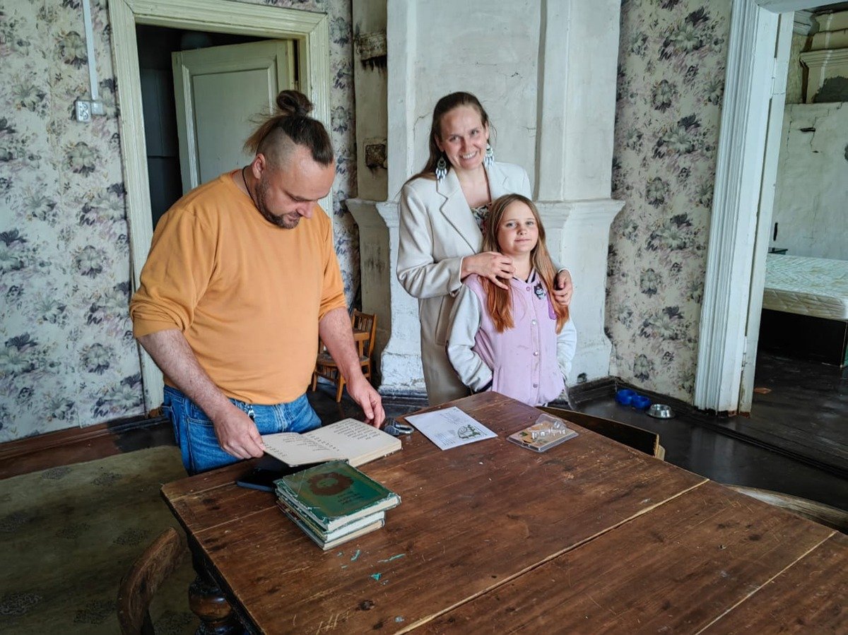 Антон, Татьяна и их дочь Агния. Фото: Виктория Артемьева / «Новая газета»