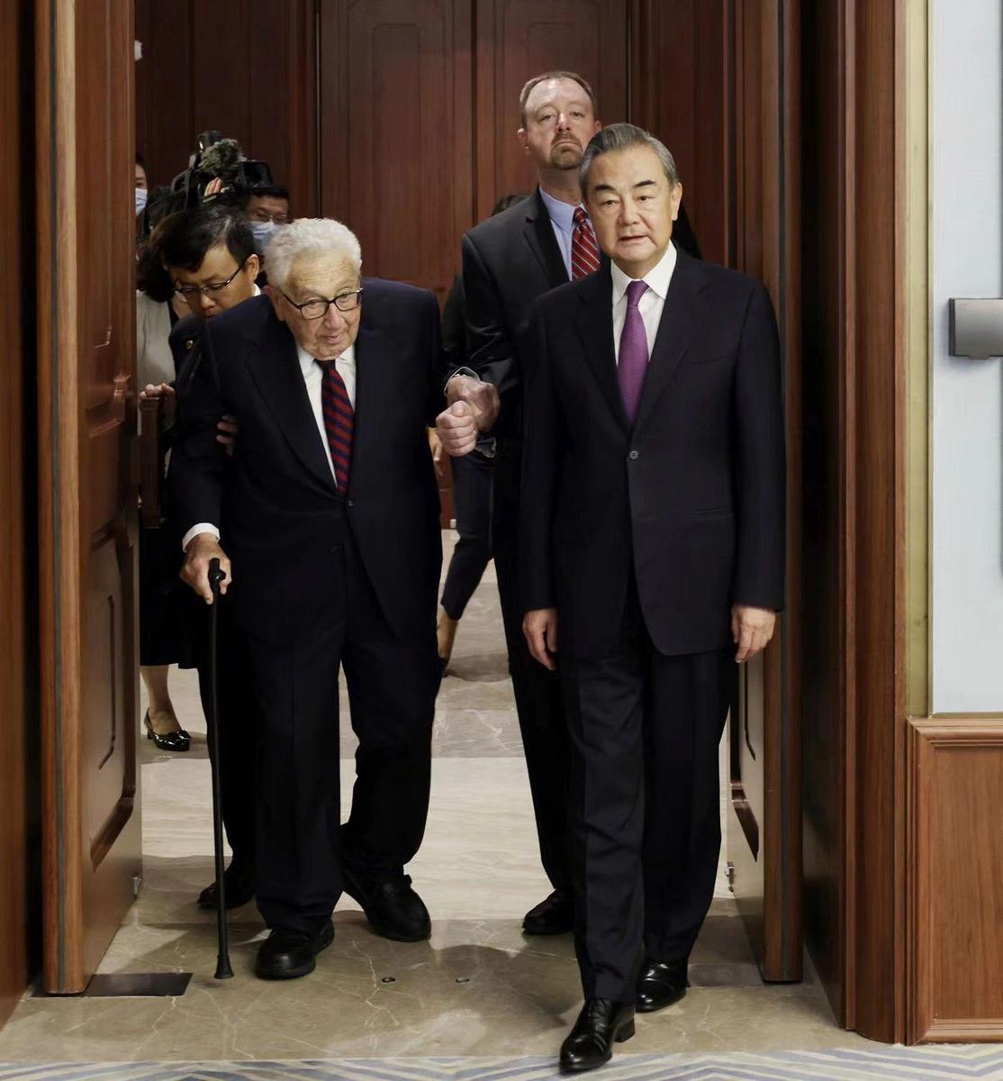 Визит в Пекин Генри Киссинджера, отметившего в мае этого года 100-летний юбилей. AP / TASS