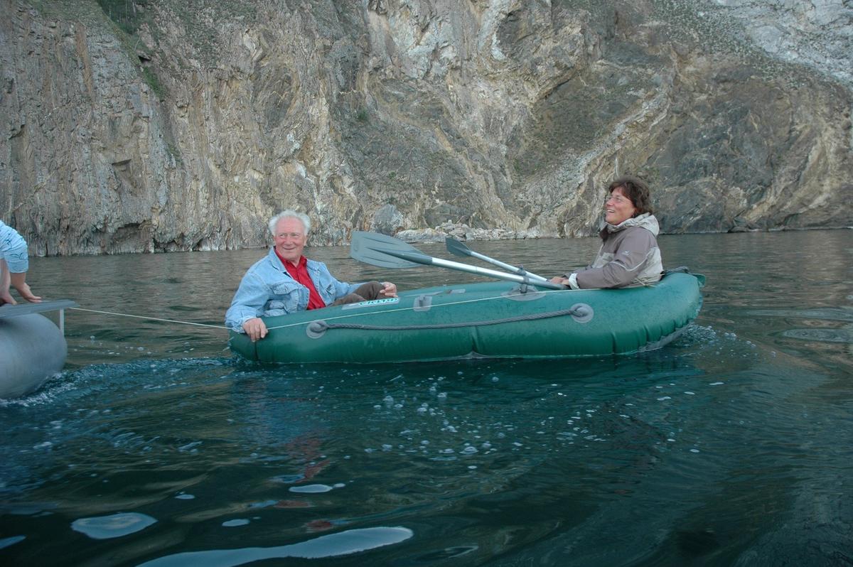 Зигмунд Йен с дочерью Мариной на Байкале. 2009 год. Фото: Алексей Тарасов / «Новая газета»