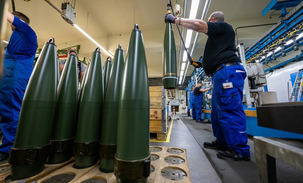 Производство военной техники и вооружения на заводе концерна Rheinmetall в Унтерлюсе, Германия. Фото: dpa / picture-alliance