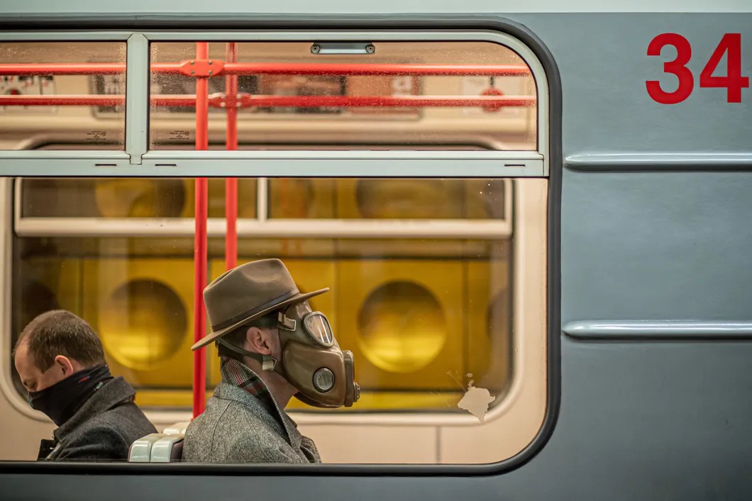 Пассажир пражского метро. Фото: EPA