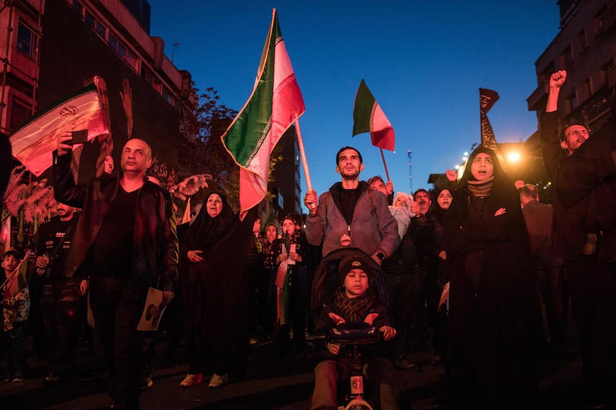 10 апреля 2026 года. Тегеран. Митинг в память о гибели верховного лидера страны аятоллы Али Хаменеи. Фото: Zuma / TASS