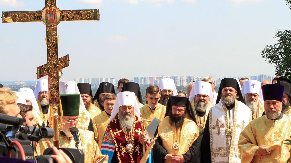 «Московская» церковь выбирает Украину