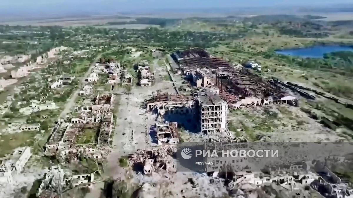 Руины города Часов Яр после перехода под контроль российских вооруженных сил. Кадр РИА Новости