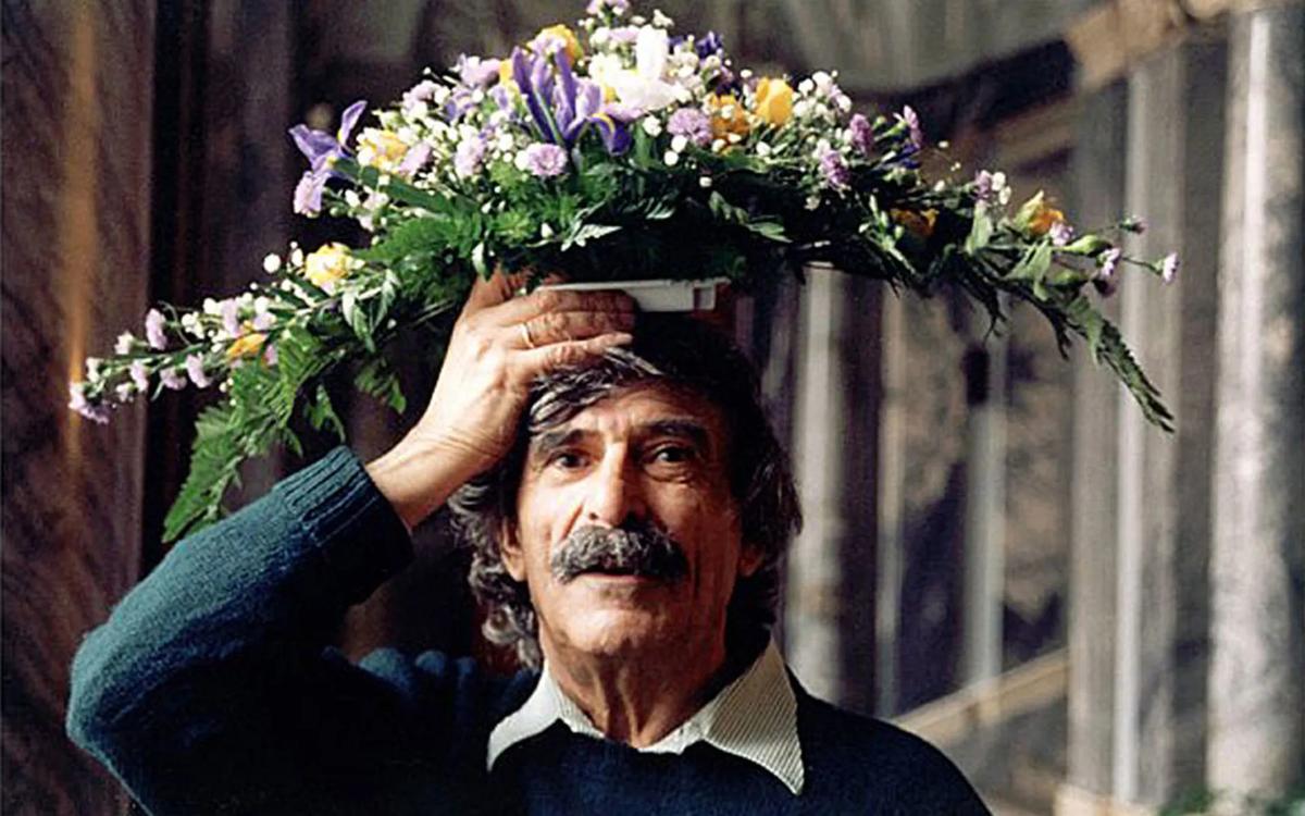 Разминулся со временем. И написал его