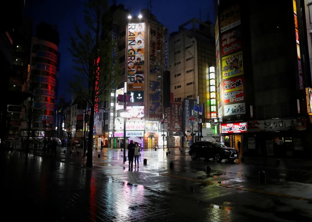 Ночной Токио на карантине. Фото: Reuters