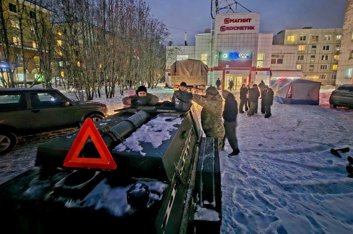 Палатка с кипятком и зарядкой. Фото: пресс-служба