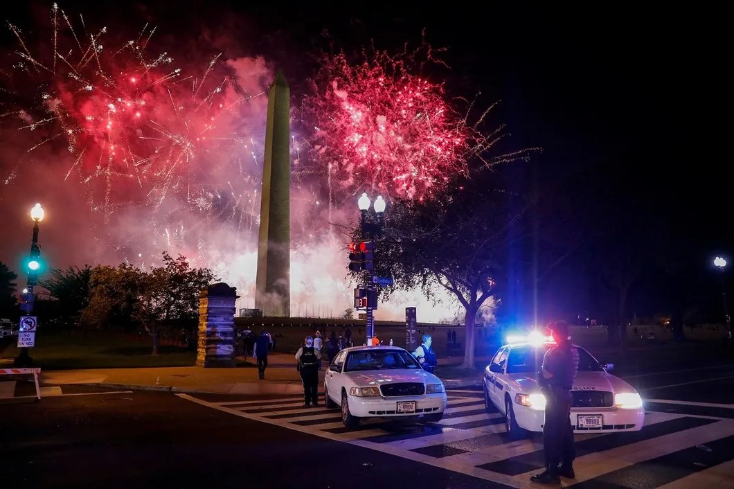 Салют в Вашингтоне, устроенный Трампом. Фото: Reuters