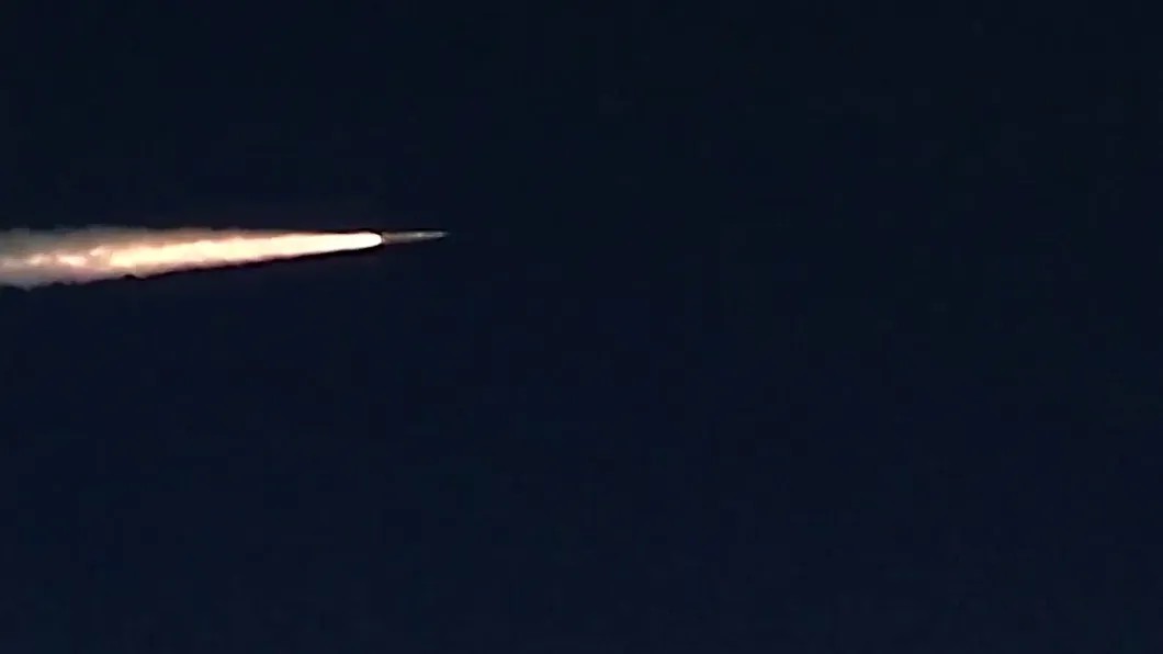 Учебно-боевой пуск гиперзвуковой аэробаллистической ракеты, проведенный экипажем истребителя МиГ-31 Воздушно-космических сил РФ. Фото: РИА Новости