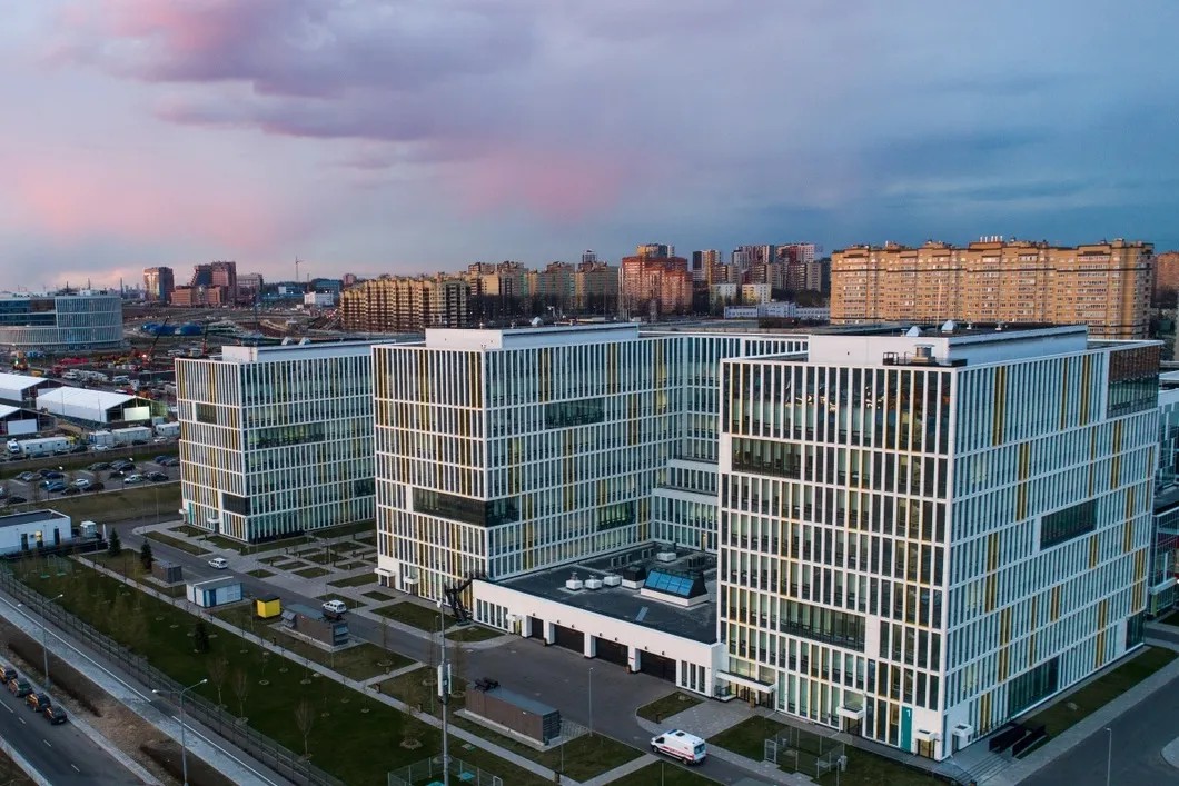 Корпус больницы для зараженных COVID-19 в Коммунарке. Фото: Сергей Бобылев / ТАСС