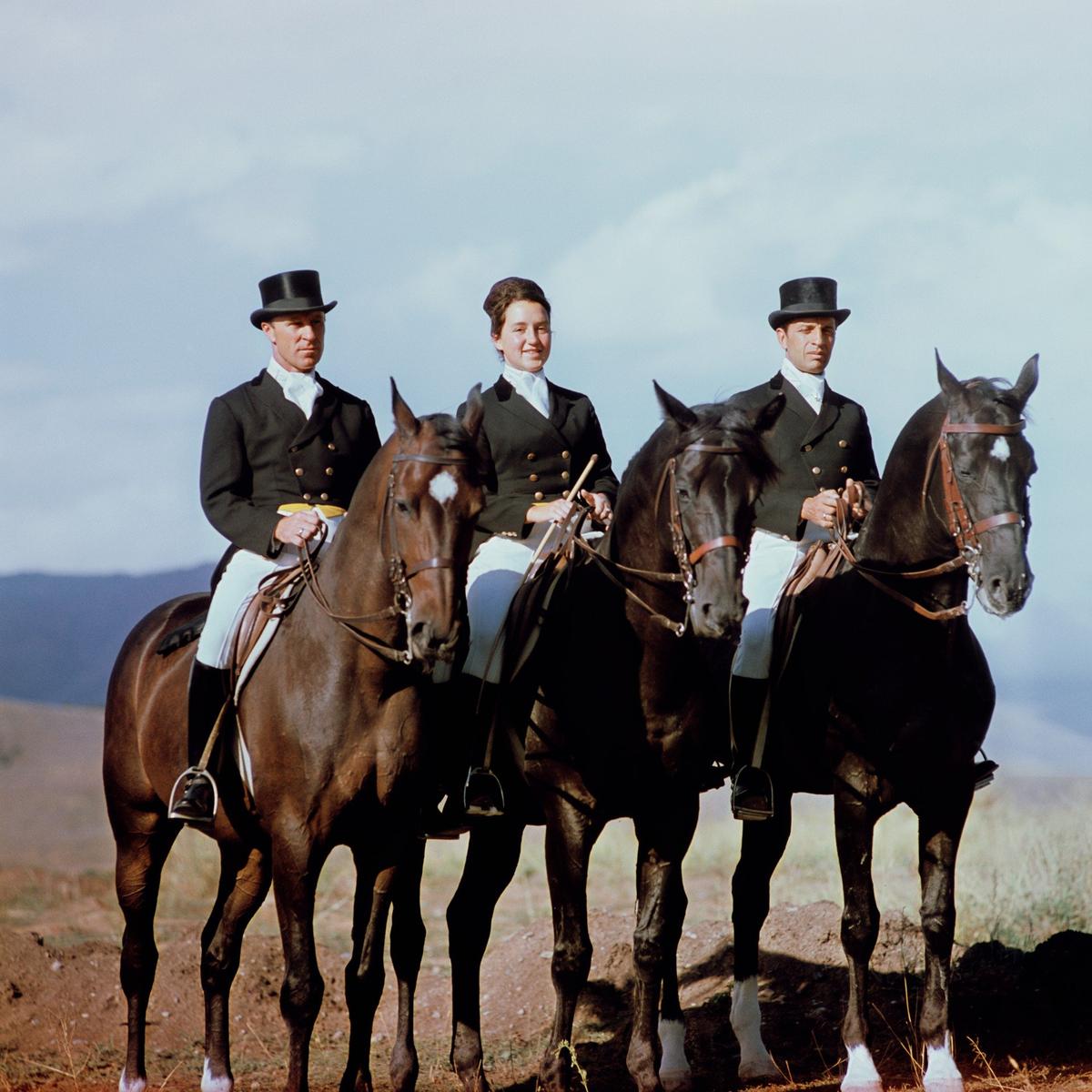 Члены Олимпийской команды по конному спорту: Иван Казимов на Ихоре, Елена Петушкова на Пепле и Иван Калита на Тарифе. Фото: Герберт Багдасарян / Фотохроника ТАСС