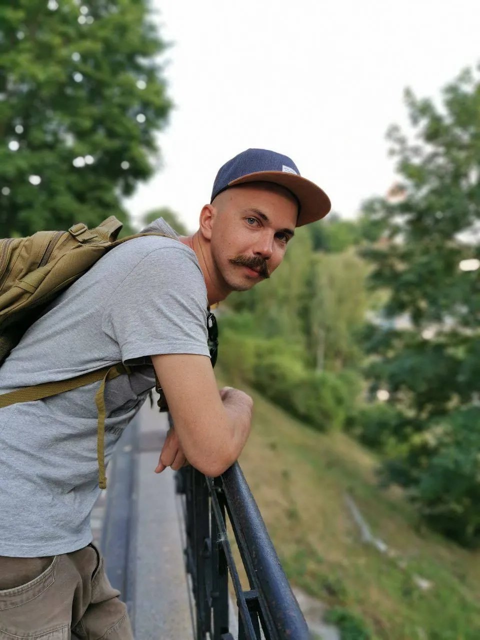 Петр Слуцкий — задержанный видеооператор «Пресс-клуба», сын Юлии Слуцкой. Фото из личного архива