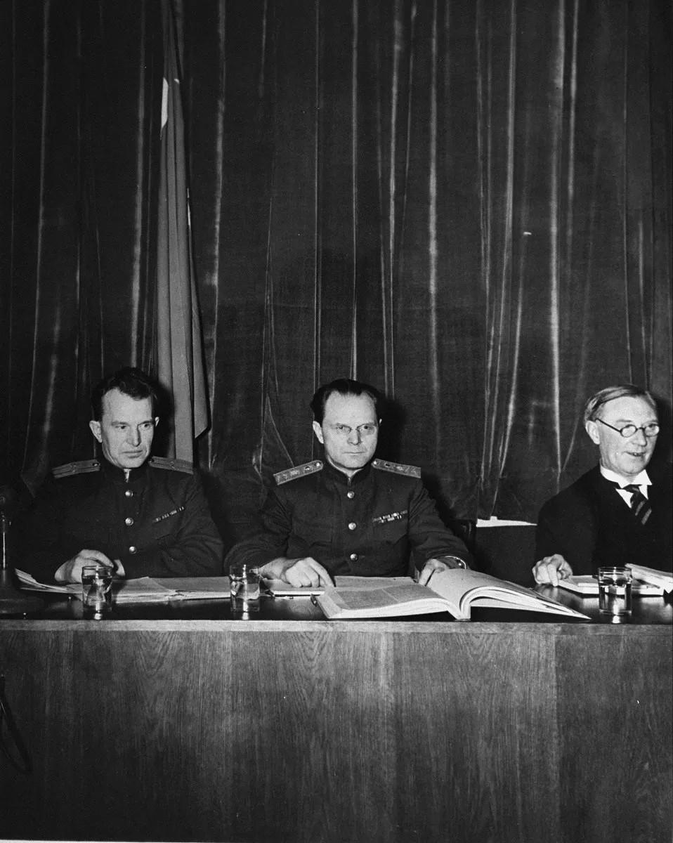 Иона Никитченко (в центре) — советский судья на Нюрнбергском процессе. Фото из открытых архивов