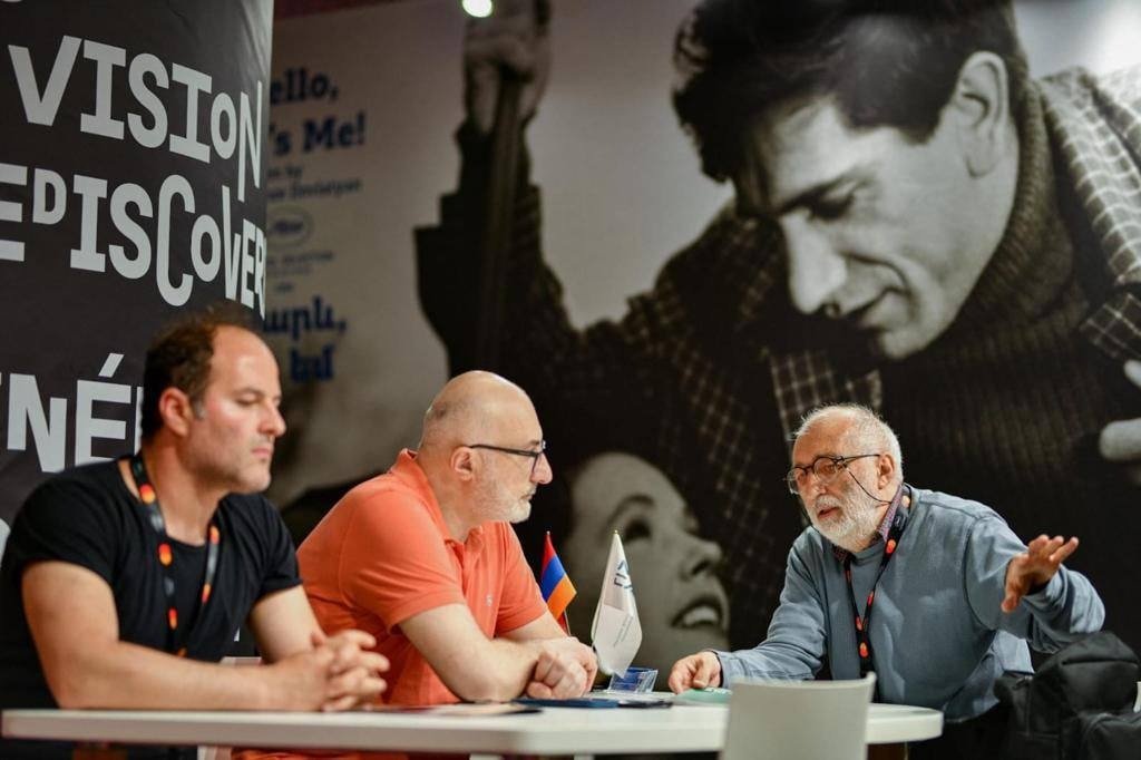 Мелик Карапетян на Каннском кинорынке — 2023. Стенд Армении. Фото: архив