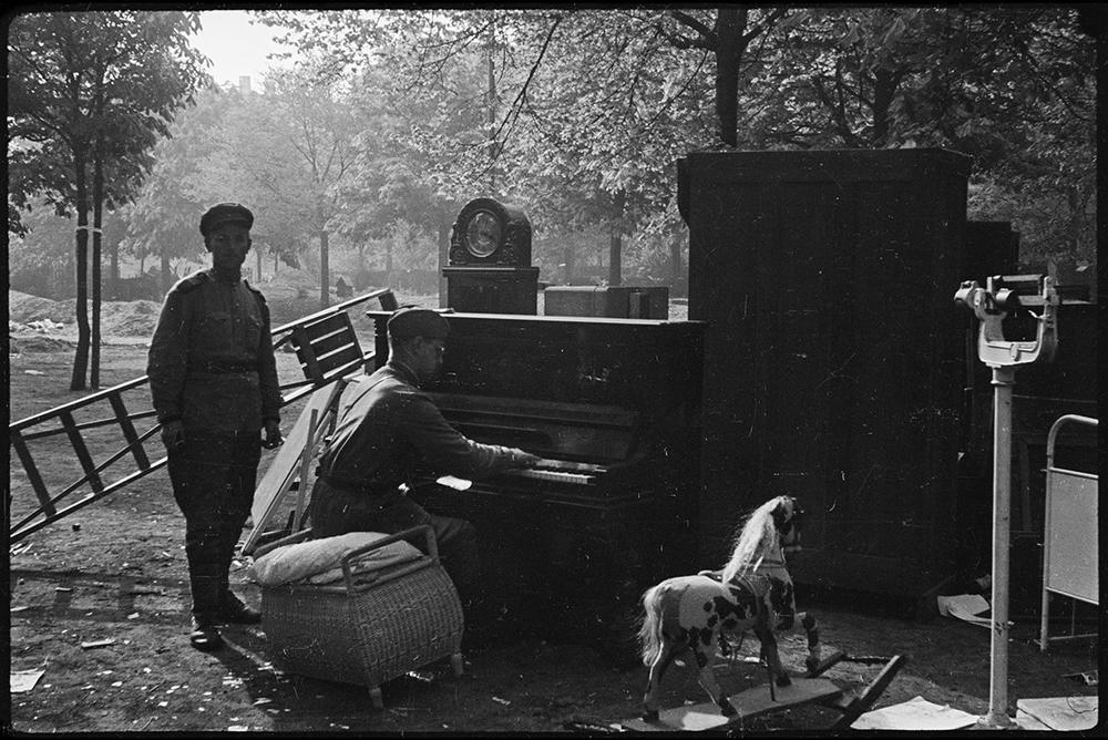 Берлин, Германия. Май 1945 г. Фото: Валерий Фаминский / частная коллекция Артура Бондаря