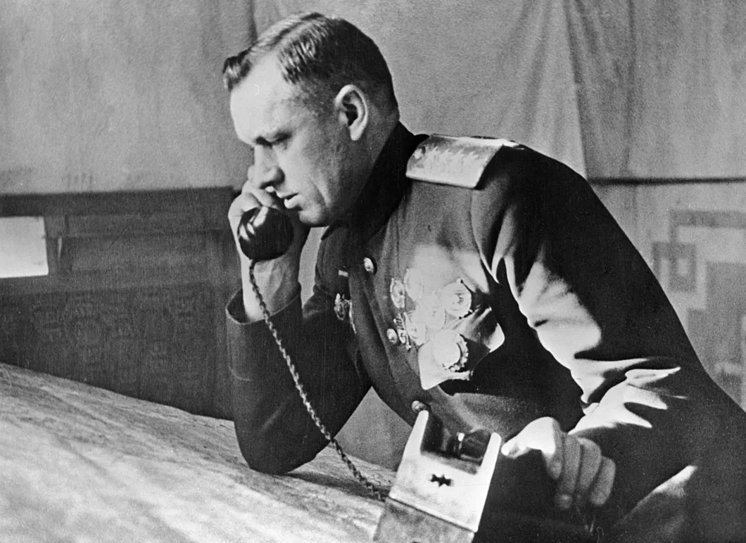 Командующий I-м Белорусским фронтом генерал армии Константин Рокоссовский, 1944 год. Фотоархив РИА Новости