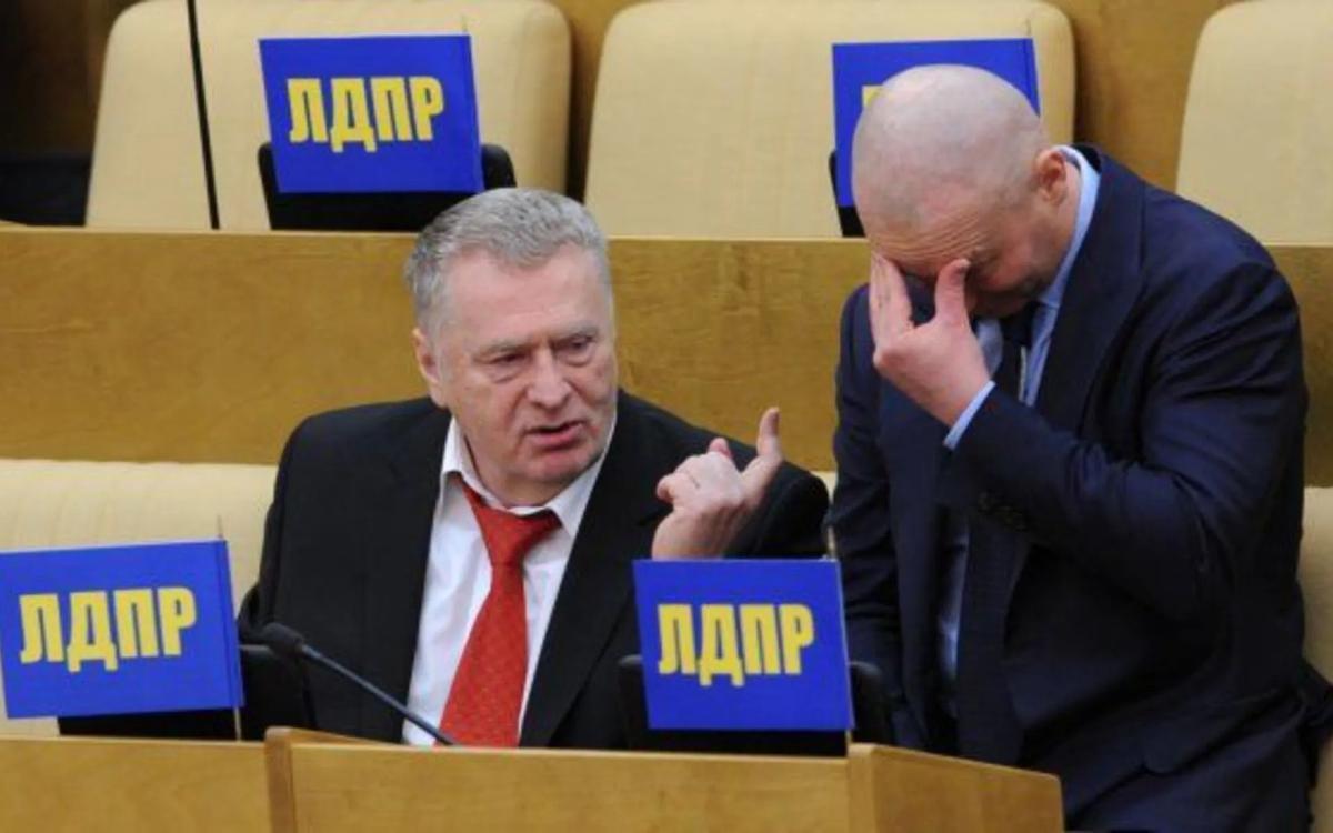 Госдума встала с вещами на выход