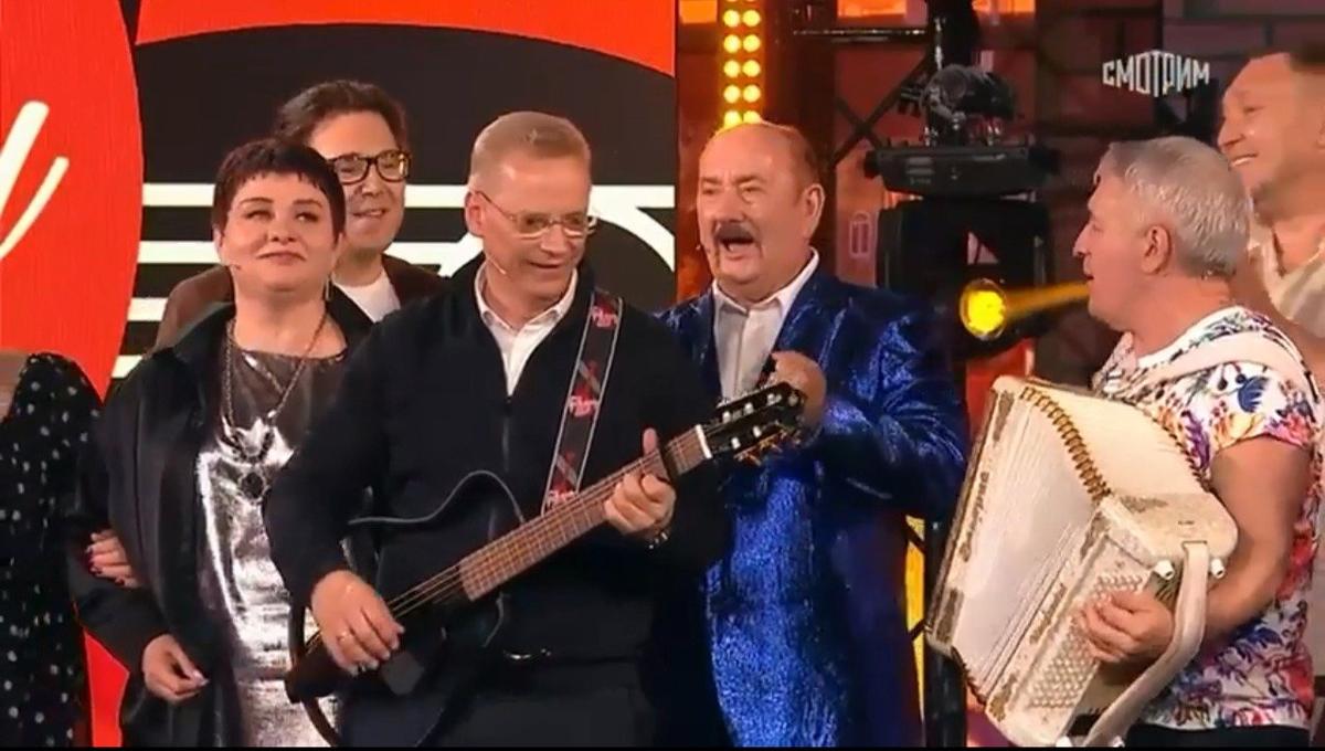 Фрагмент передачи «Песни от всей души». Скриншот