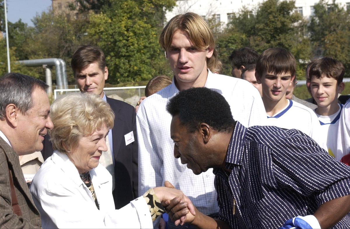 Пеле с вдовой Льва Яшина, Валентиной Тимофеевной. Фото: Евгений Успенский